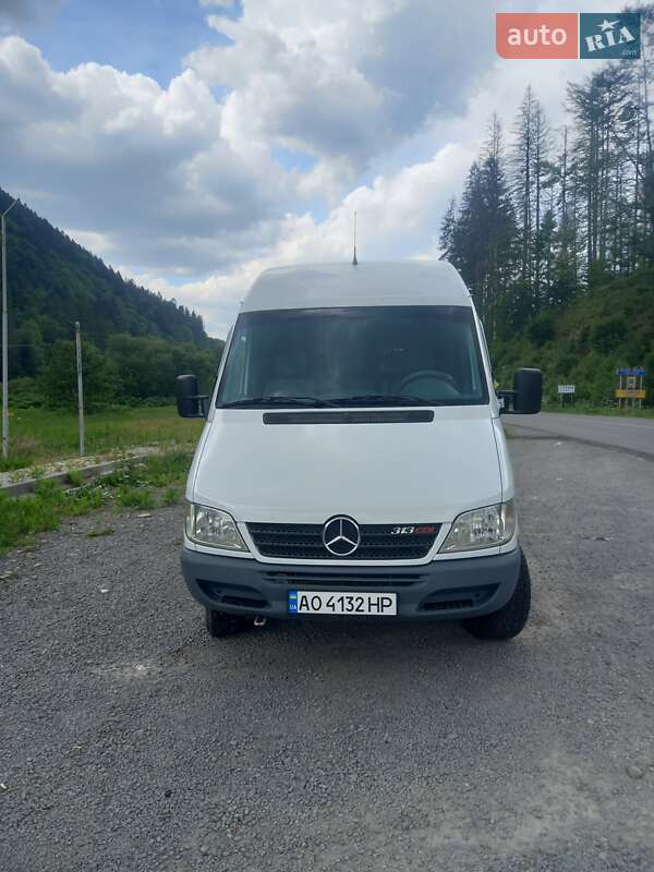 Микроавтобус Mercedes-Benz Sprinter 2004 в Межгорье