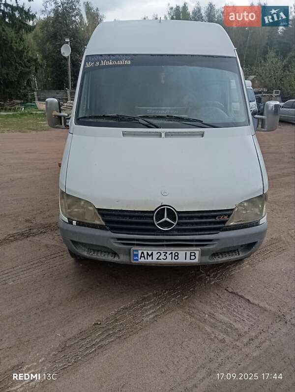 Пригородный автобус Mercedes-Benz Sprinter 2002 в Коростене