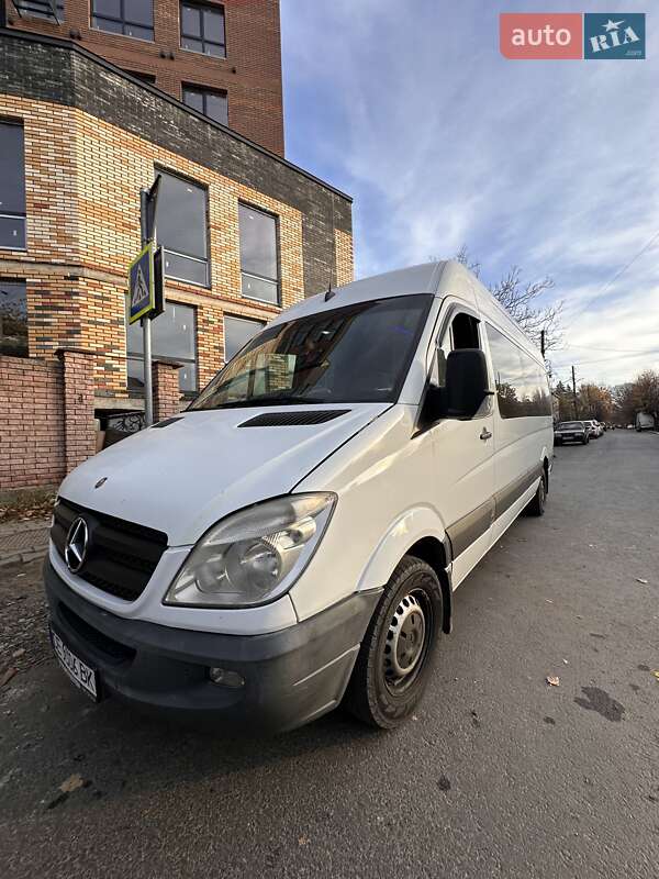 Приміський автобус Mercedes-Benz Sprinter 2012 в Чернівцях