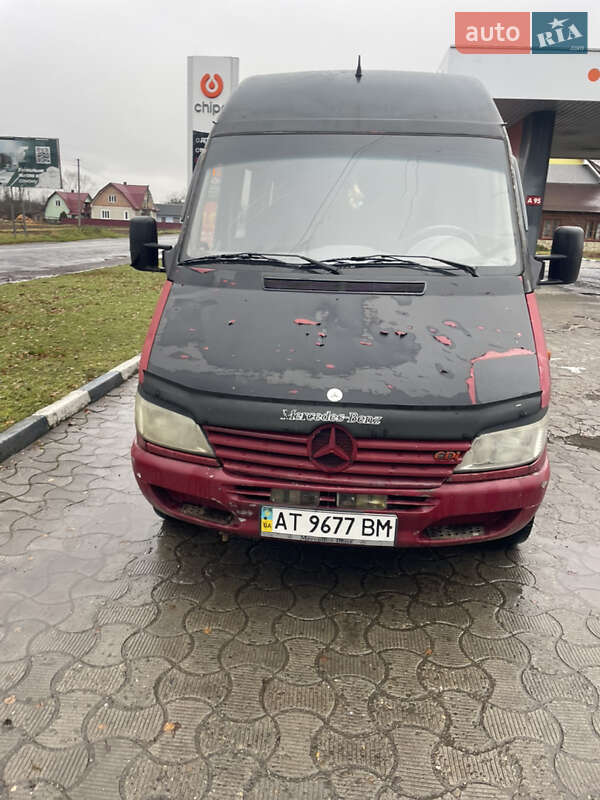 Микроавтобус Mercedes-Benz Sprinter 2001 в Косове