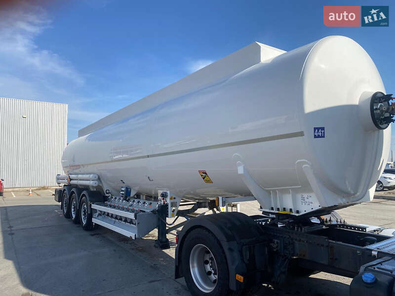 Цистерна полуприцеп Magyar SR 2007 в Киеве