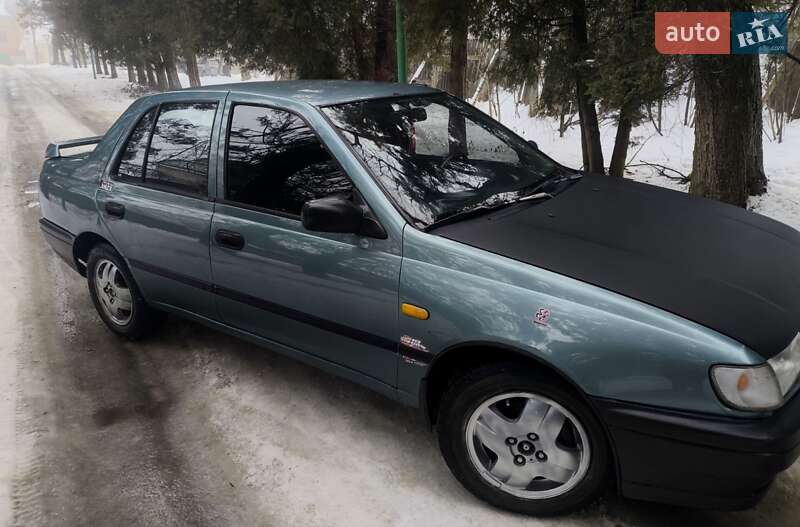 Седан Nissan Sunny 1995 в Надворной