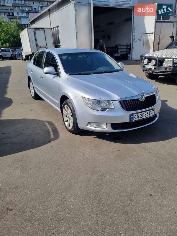 Лифтбек Skoda Superb 2013 в Киеве