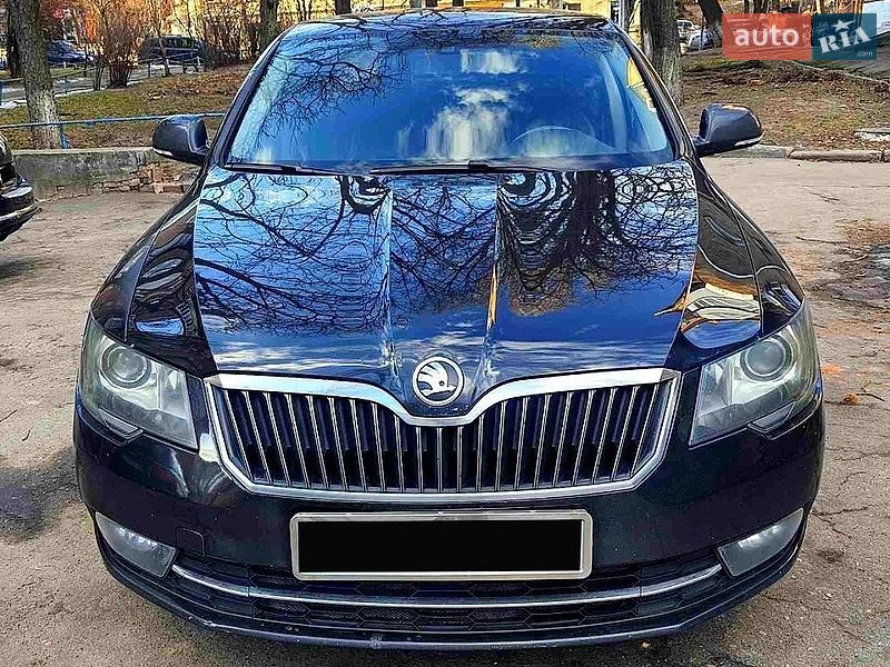 Универсал Skoda Superb 2013 в Киеве