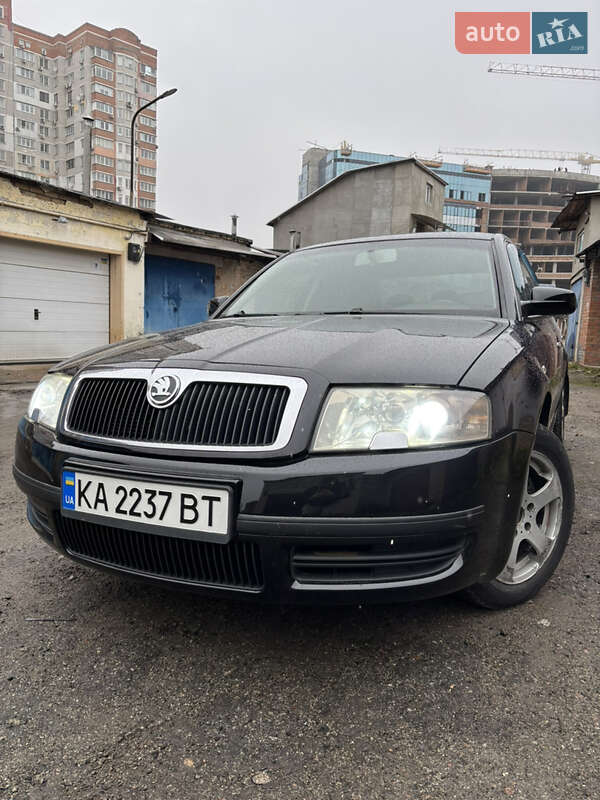 Лифтбек Skoda Superb 2003 в Киеве