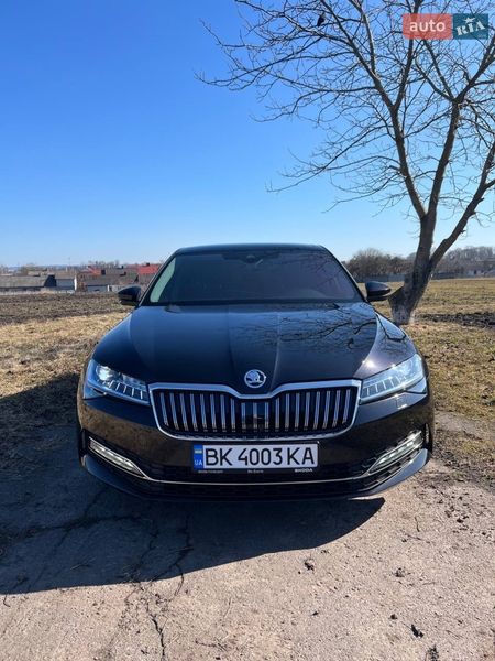 Лифтбек Skoda Superb 2022 в Ровно