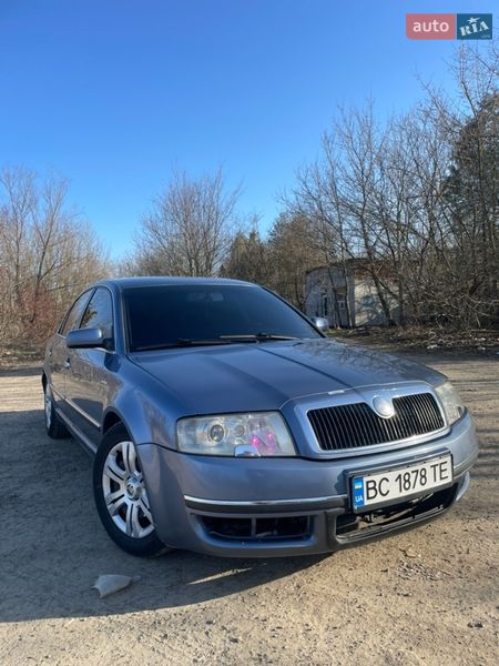 Лифтбек Skoda Superb 2004 в Стрые