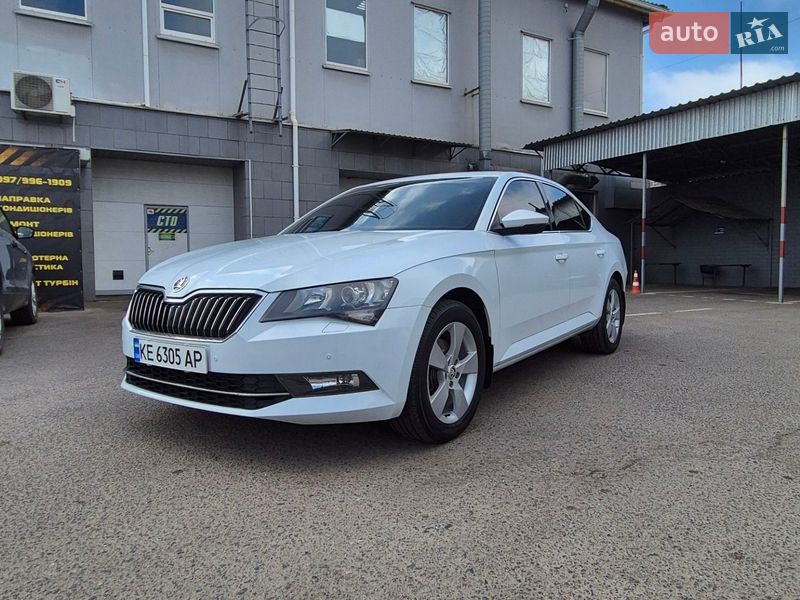 Лифтбек Skoda Superb 2016 в Кривом Роге