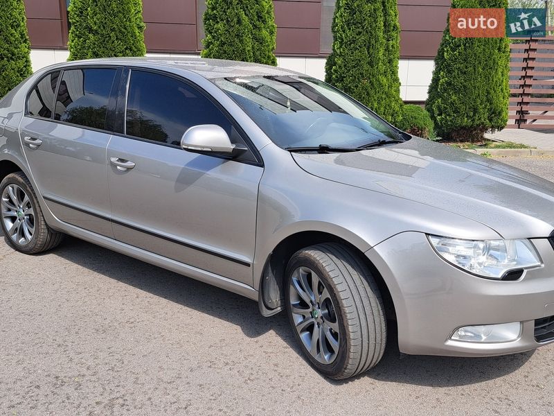 Ліфтбек Skoda Superb 2010 в Дніпрі