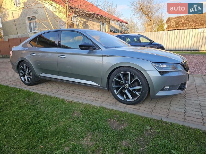 Ліфтбек Skoda Superb 2016 в Стрию