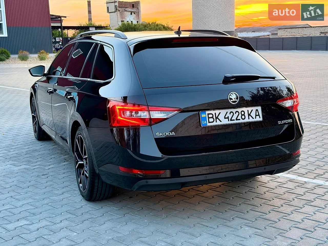 Skoda Superb 2015 photo 4