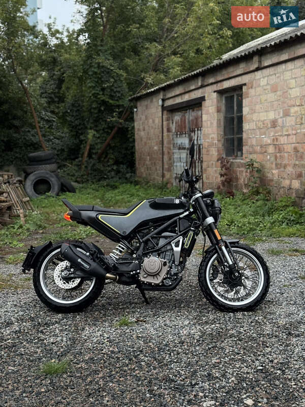 Скремблер Husqvarna Svartpilen 401 2018 в Києві Скремблер Husqvarna Svartpilen 401 2018 в Києві