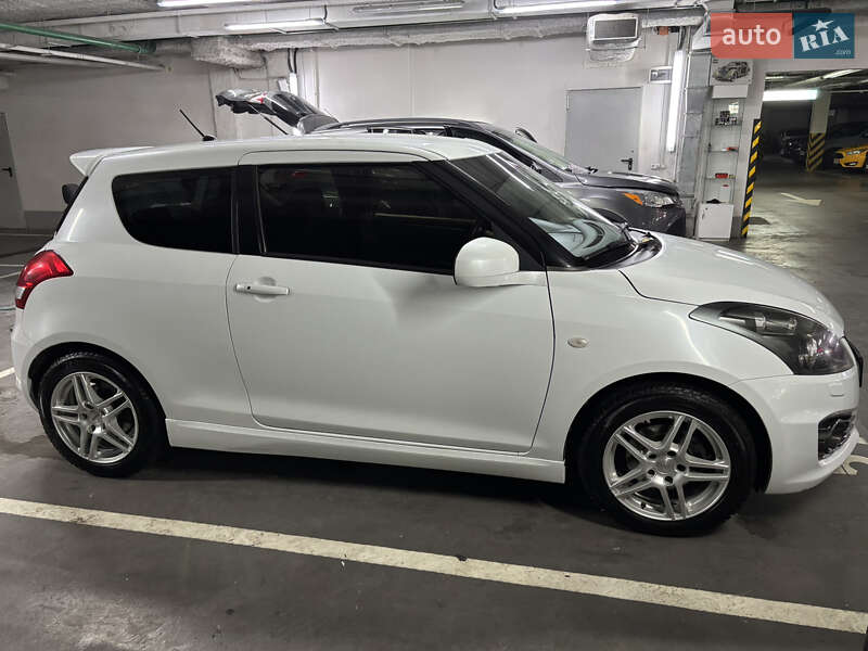 Хэтчбек Suzuki Swift 2014 в Киеве Хэтчбек Suzuki Swift 2014 в Киеве