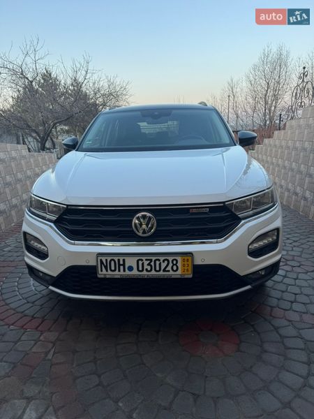 Позашляховик / Кросовер Volkswagen T-Roc 2018 в Чернівцях