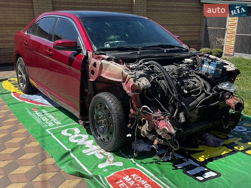 Седан Ford Taurus 2016 в Броварах
