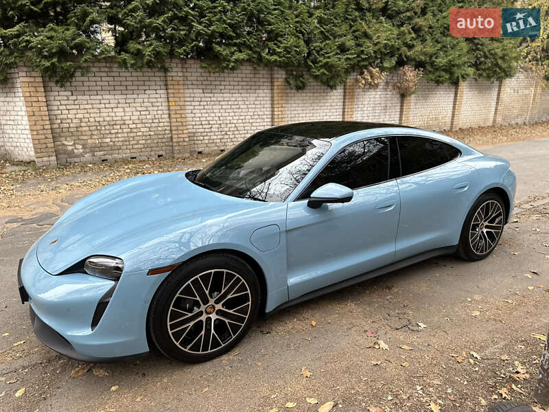 Седан Porsche Taycan 2022 в Киеве