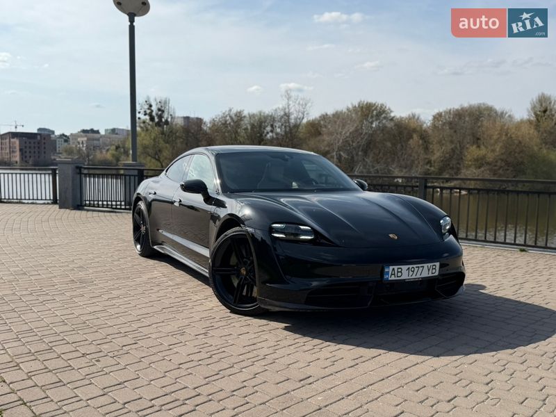 Седан Porsche Taycan 2020 в Виннице