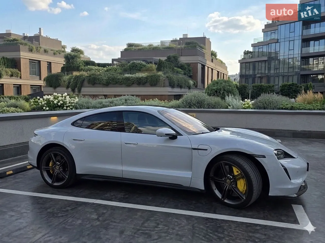 Porsche Taycan 2021 photo 4