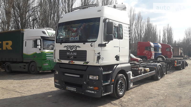 Контейнеровоз MAN TGA 2006 в Одесі