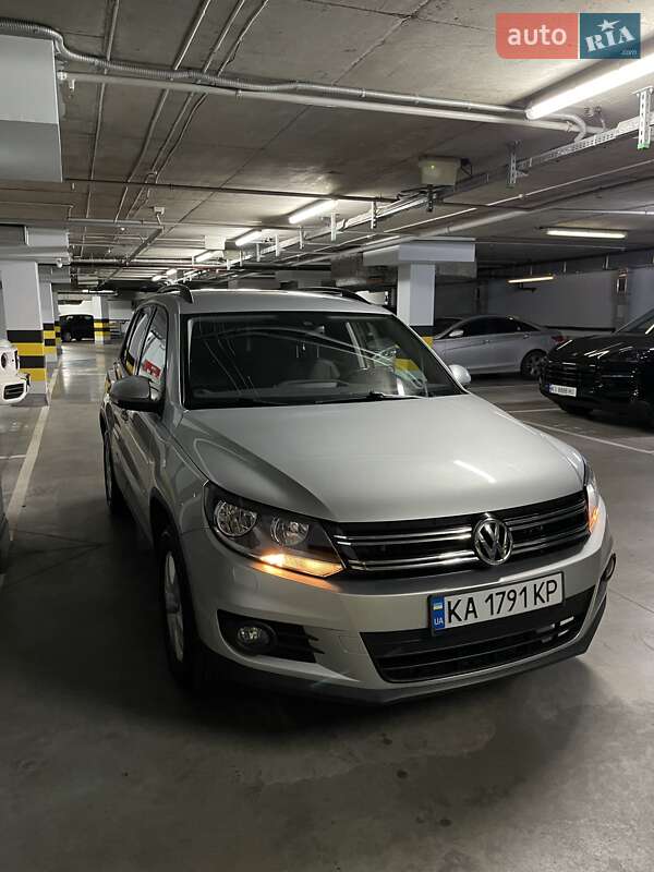 Внедорожник / Кроссовер Volkswagen Tiguan 2015 в Киеве