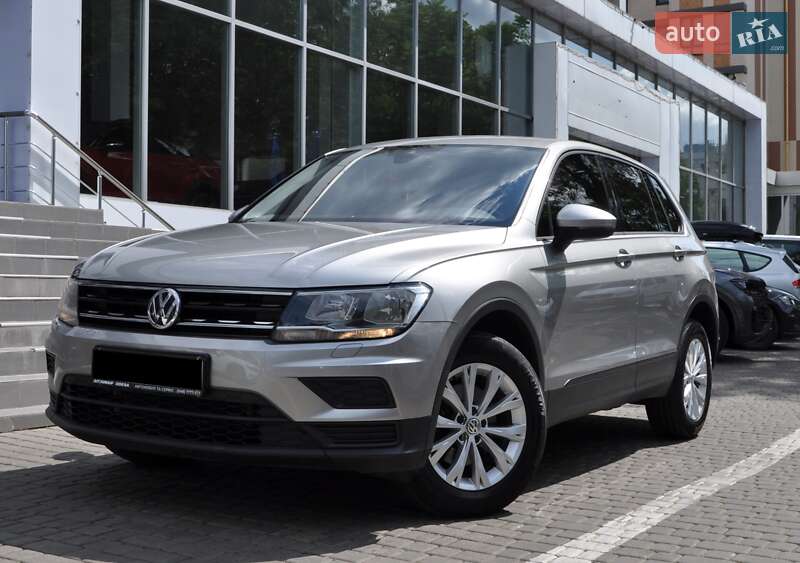 Позашляховик / Кросовер Volkswagen Tiguan 2016 в Одесі