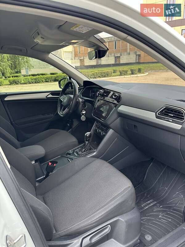 Внедорожник / Кроссовер Volkswagen Tiguan 2017 в Лозовой Внедорожник / Кроссовер Volkswagen Tiguan 2017 в Лозовой