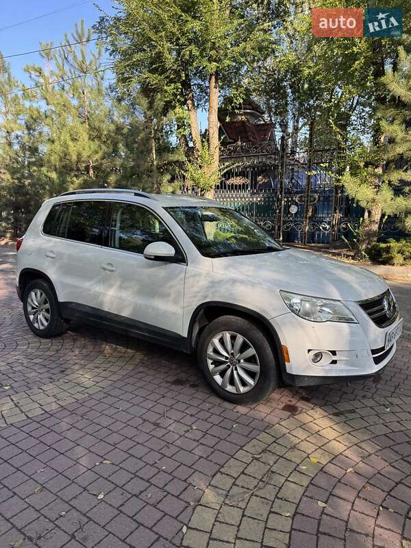 Внедорожник / Кроссовер Volkswagen Tiguan 2010 в Запорожье Внедорожник / Кроссовер Volkswagen Tiguan 2010 в Запорожье