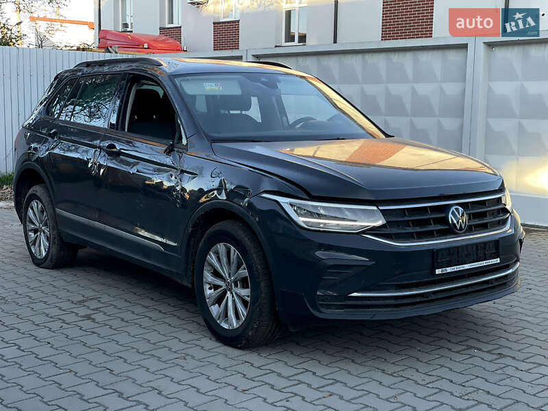 Внедорожник / Кроссовер Volkswagen Tiguan 2023 в Львове