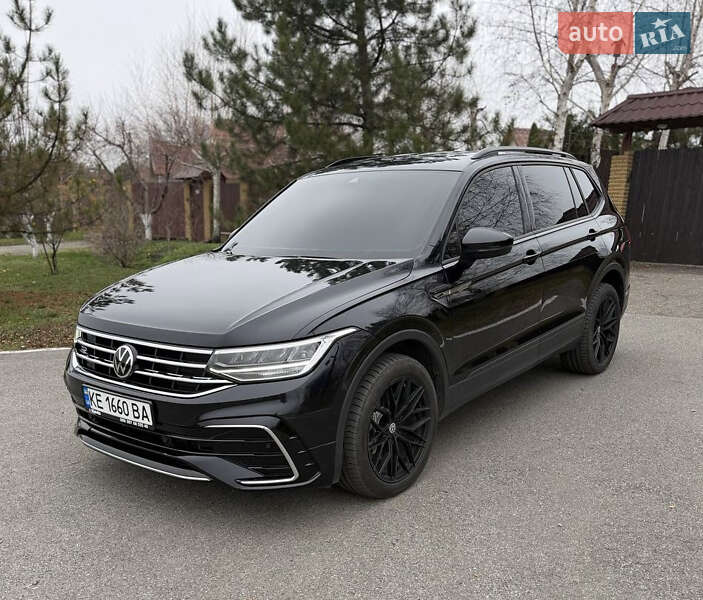 Позашляховик / Кросовер Volkswagen Tiguan 2022 в Дніпрі Позашляховик / Кросовер Volkswagen Tiguan 2022 в Дніпрі