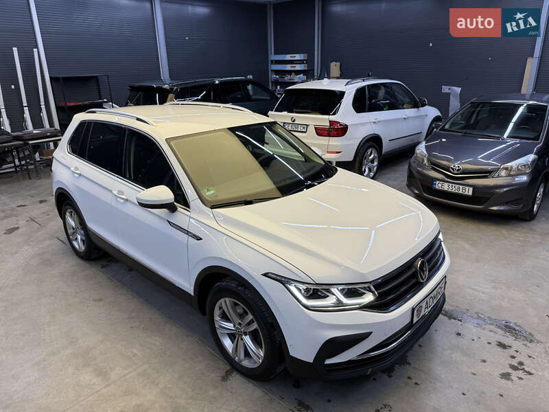 Внедорожник / Кроссовер Volkswagen Tiguan 2021 в Черновцах