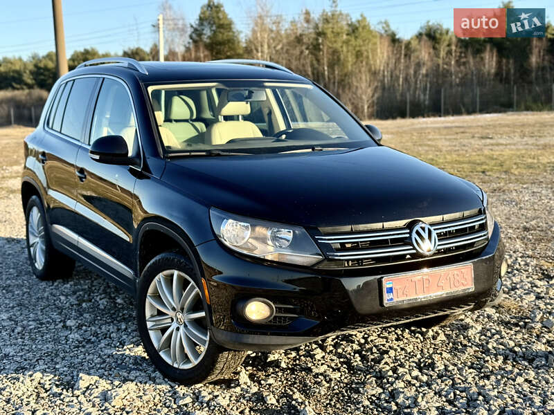 Внедорожник / Кроссовер Volkswagen Tiguan 2015 в Новояворовске