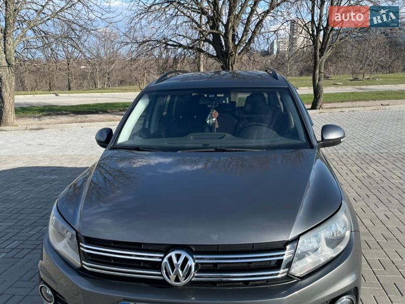 Позашляховик / Кросовер Volkswagen Tiguan 2016 в Запоріжжі