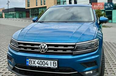 Внедорожник / Кроссовер Volkswagen Tiguan 2017 в Хмельницком