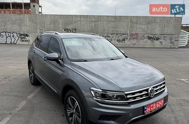 Внедорожник / Кроссовер Volkswagen Tiguan 2018 в Львове