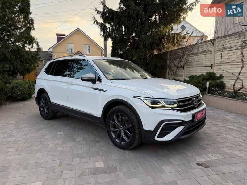Внедорожник / Кроссовер Volkswagen Tiguan 2022 в Житомире