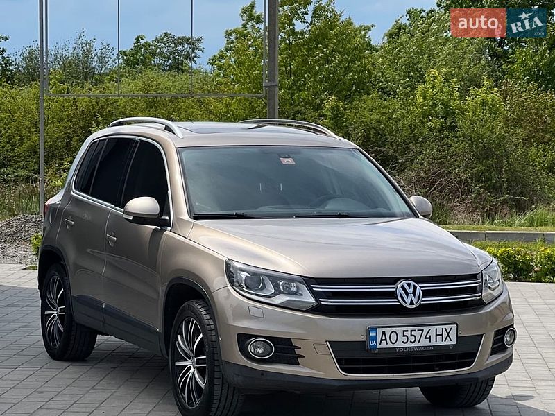Внедорожник / Кроссовер Volkswagen Tiguan 2011 в Виноградове