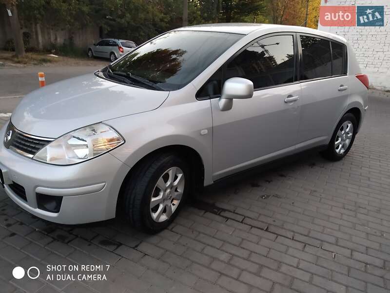 Хэтчбек Nissan TIIDA 2008 в Виннице Хэтчбек Nissan TIIDA 2008 в Виннице
