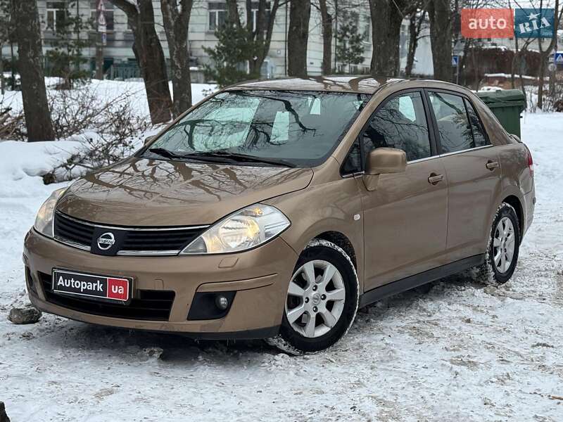 Седан Nissan TIIDA 2008 в Киеве