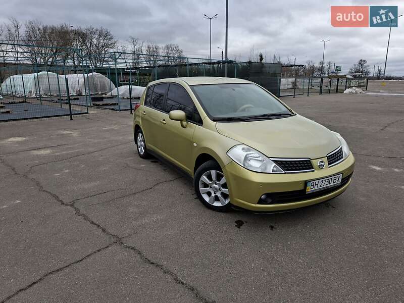 Хэтчбек Nissan TIIDA 2008 в Одессе Хэтчбек Nissan TIIDA 2008 в Одессе