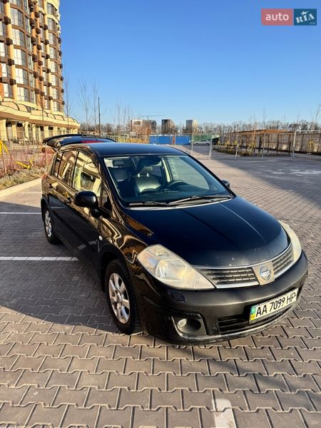 Хэтчбек Nissan TIIDA 2008 в Софиевской Борщаговке Хэтчбек Nissan TIIDA 2008 в Софиевской Борщаговке