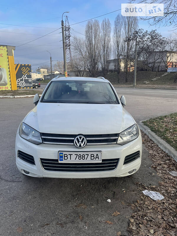 Внедорожник / Кроссовер Volkswagen Touareg 2012 в Черкассах