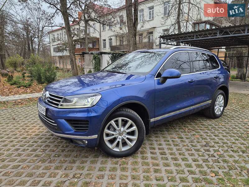 Внедорожник / Кроссовер Volkswagen Touareg 2015 в Одессе