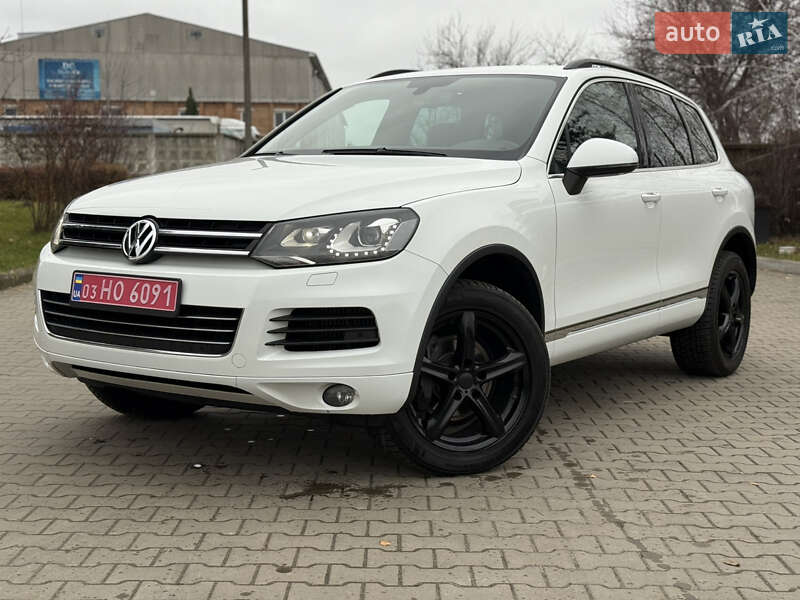 Внедорожник / Кроссовер Volkswagen Touareg 2014 в Луцке