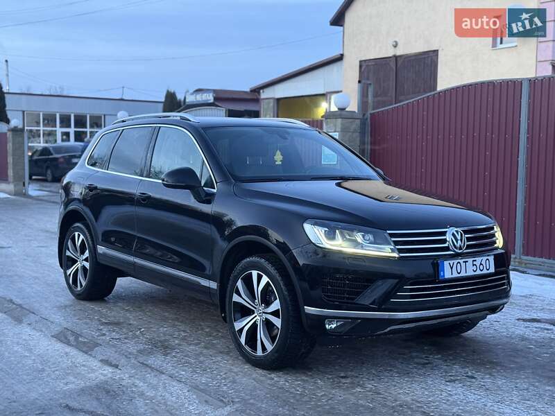 Внедорожник / Кроссовер Volkswagen Touareg 2017 в Хмельницком