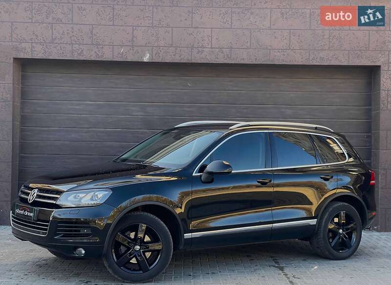 Позашляховик / Кросовер Volkswagen Touareg 2012 в Миколаєві