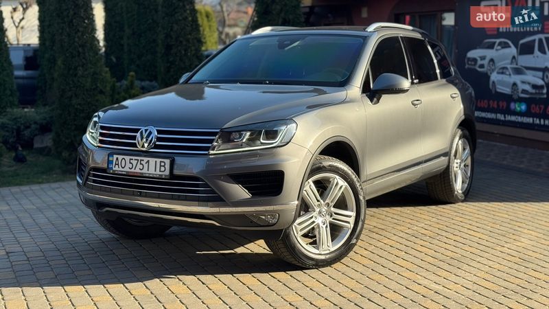 Позашляховик / Кросовер Volkswagen Touareg 2016 в Сваляві