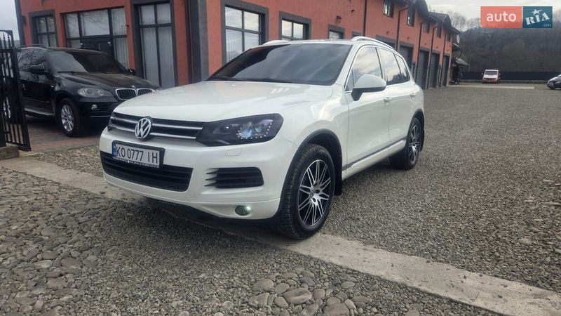 Внедорожник / Кроссовер Volkswagen Touareg 2011 в Тячеве