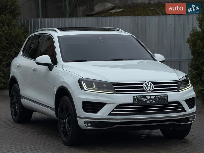 Позашляховик / Кросовер Volkswagen Touareg 2015 в Івано-Франківську