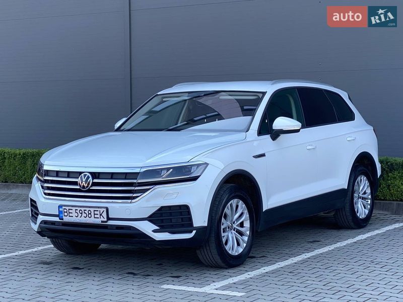 Позашляховик / Кросовер Volkswagen Touareg 2020 в Чернівцях