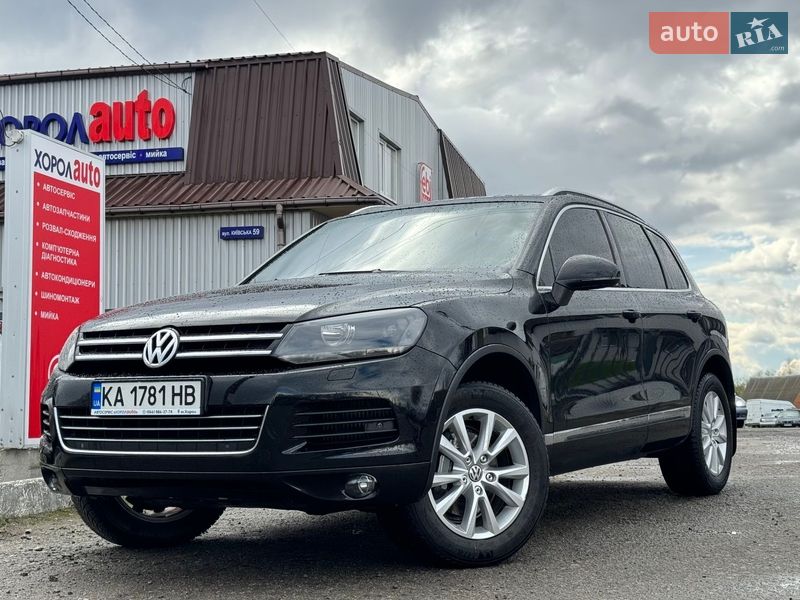 Внедорожник / Кроссовер Volkswagen Touareg 2011 в Хороле